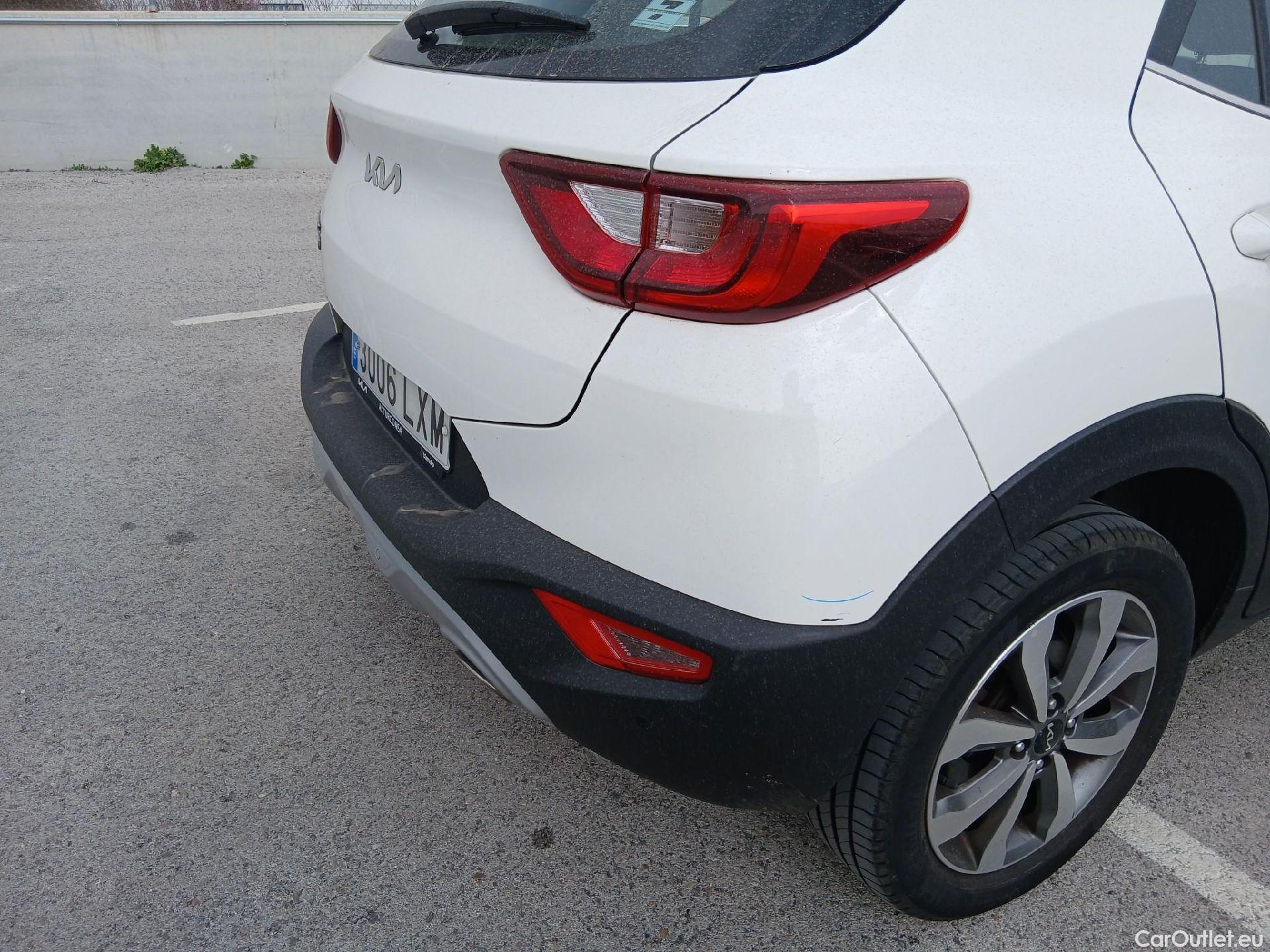  KIA  STONIC KIA  / 2017 / 5P / todoterreno 1.0 T-GDi 74kW (100CV) MHEV iMT Drive #31