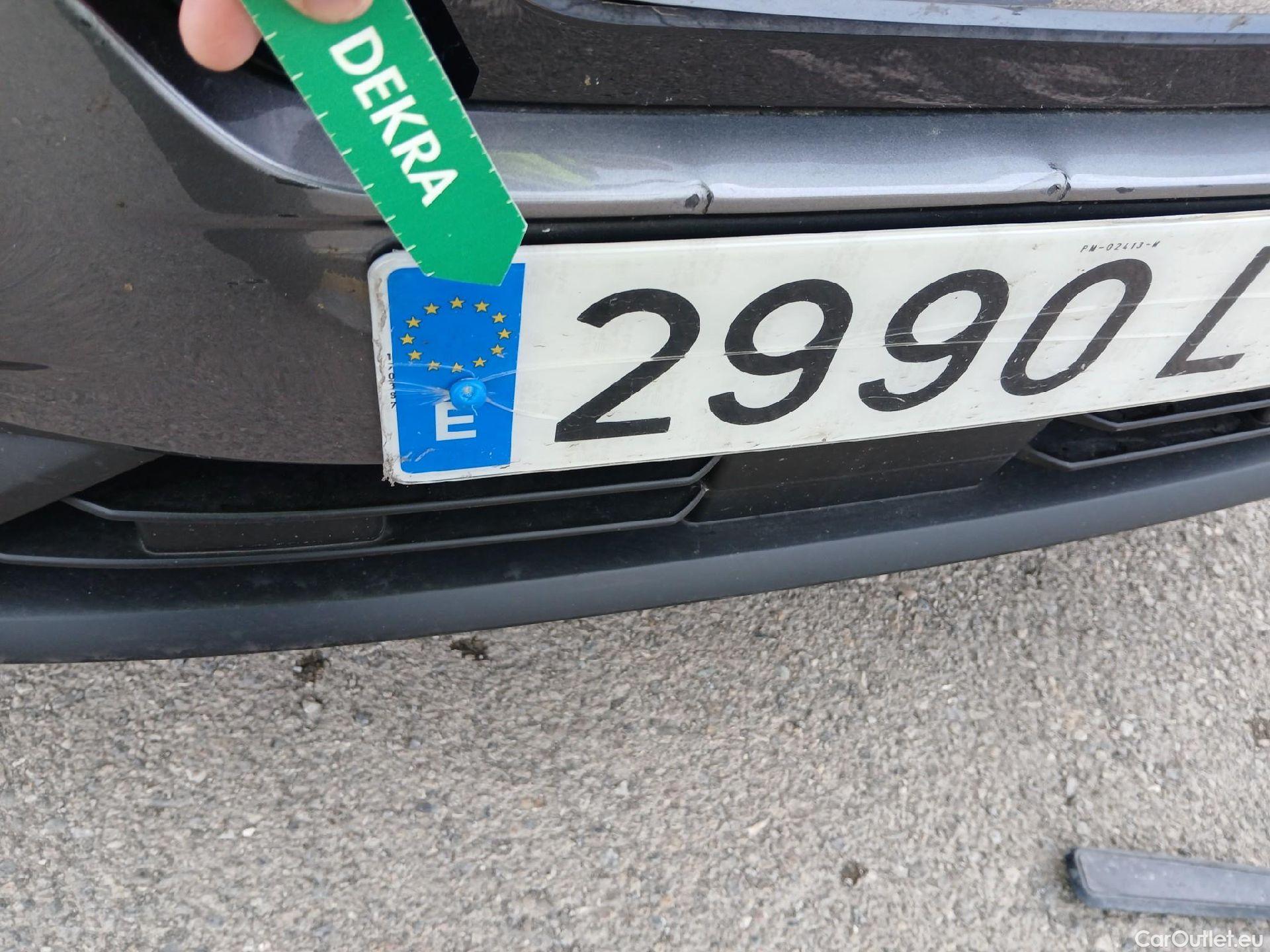  Nissan  Juke NISSAN  / 2019 / 5P / crossover DIG-T 84 kW (114 CV) DCT 7 V N-Connecta (AC2) #8