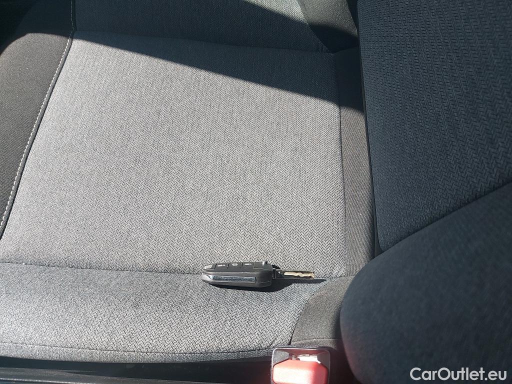  Citroen  C4 CITROEN  / 2020 / 5P / berlina con portón PureTech 100 S&S 6v Feel (AC) #1