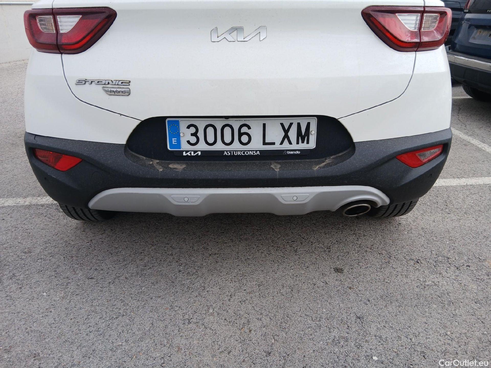  KIA  STONIC KIA  / 2017 / 5P / todoterreno 1.0 T-GDi 74kW (100CV) MHEV iMT Drive #19