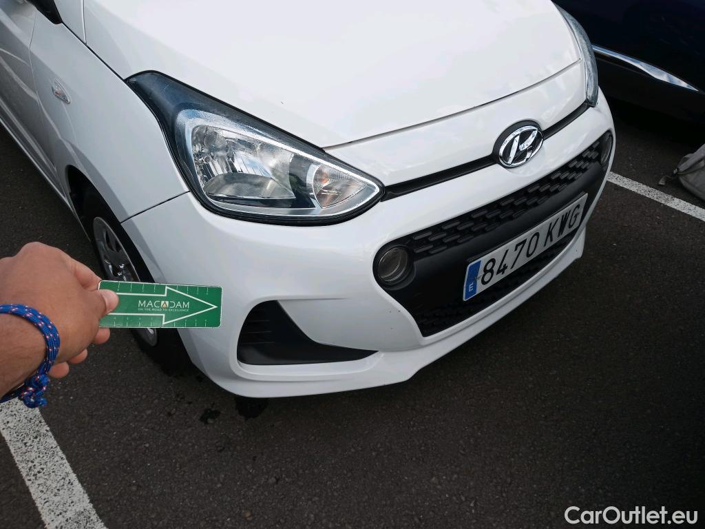  Hyundai  i10 HYUNDAI  / 2016 / 5P / berlina con portón 1.0 Klass Auto #26