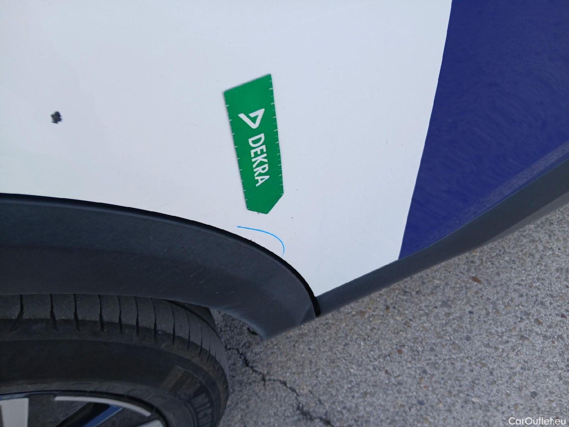  Citroen  C4 CITROEN ë- / 2020 / 5P / berlina con portón ë- eléctrico 100kW Feel Pack #43