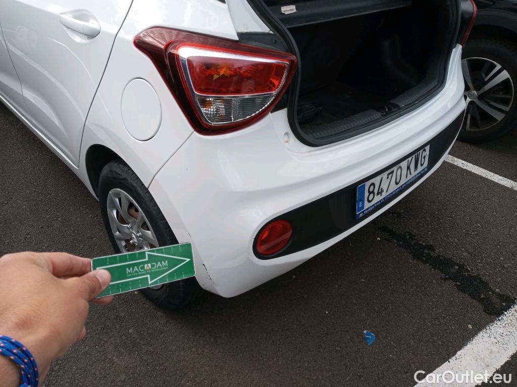  Hyundai  i10 HYUNDAI  / 2016 / 5P / berlina con portón 1.0 Klass Auto #29