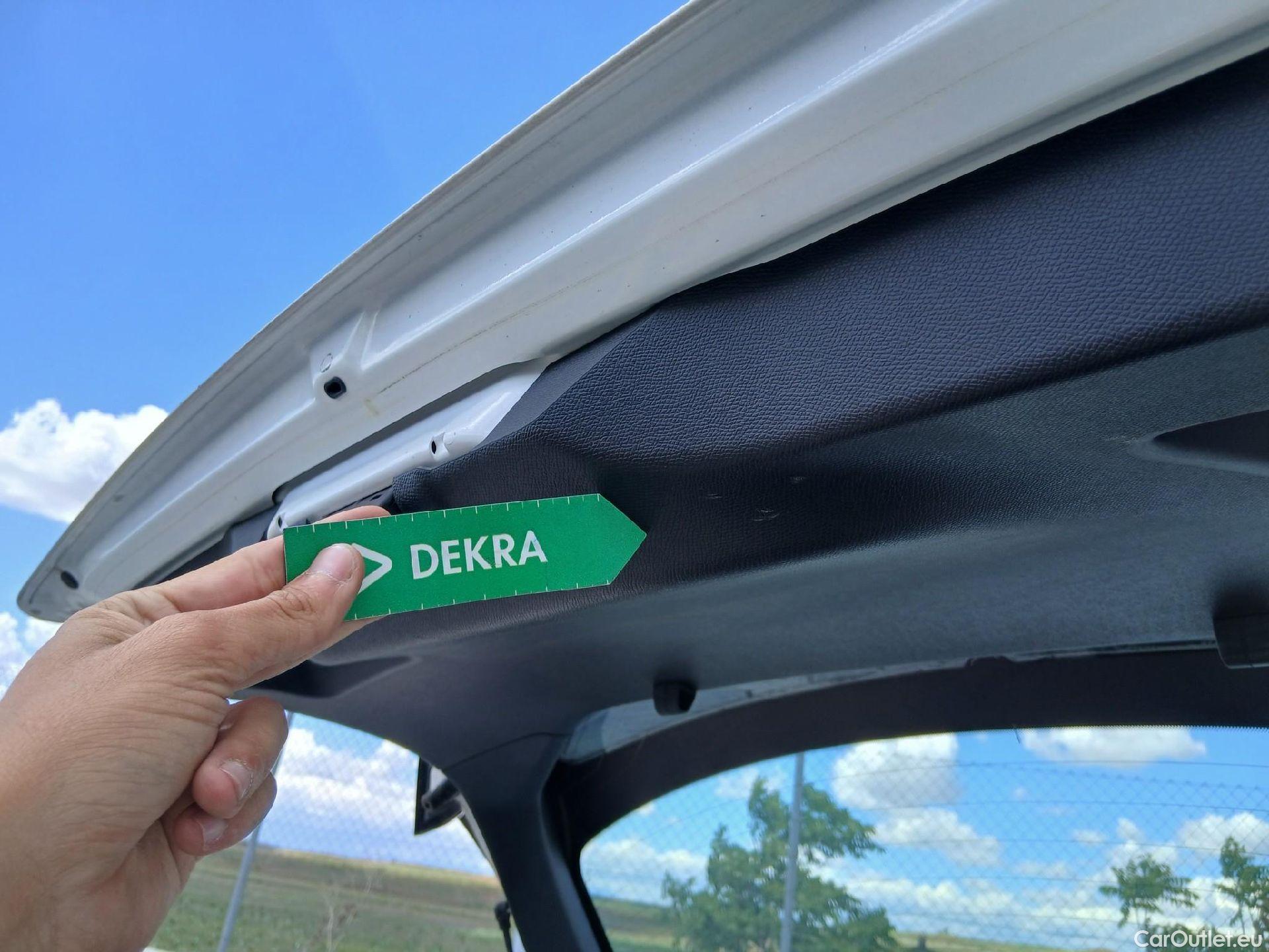  Citroen  C4 CITROEN ë- / 2020 / 5P / berlina con portón ë- eléctrico 100kW Feel Pack #36