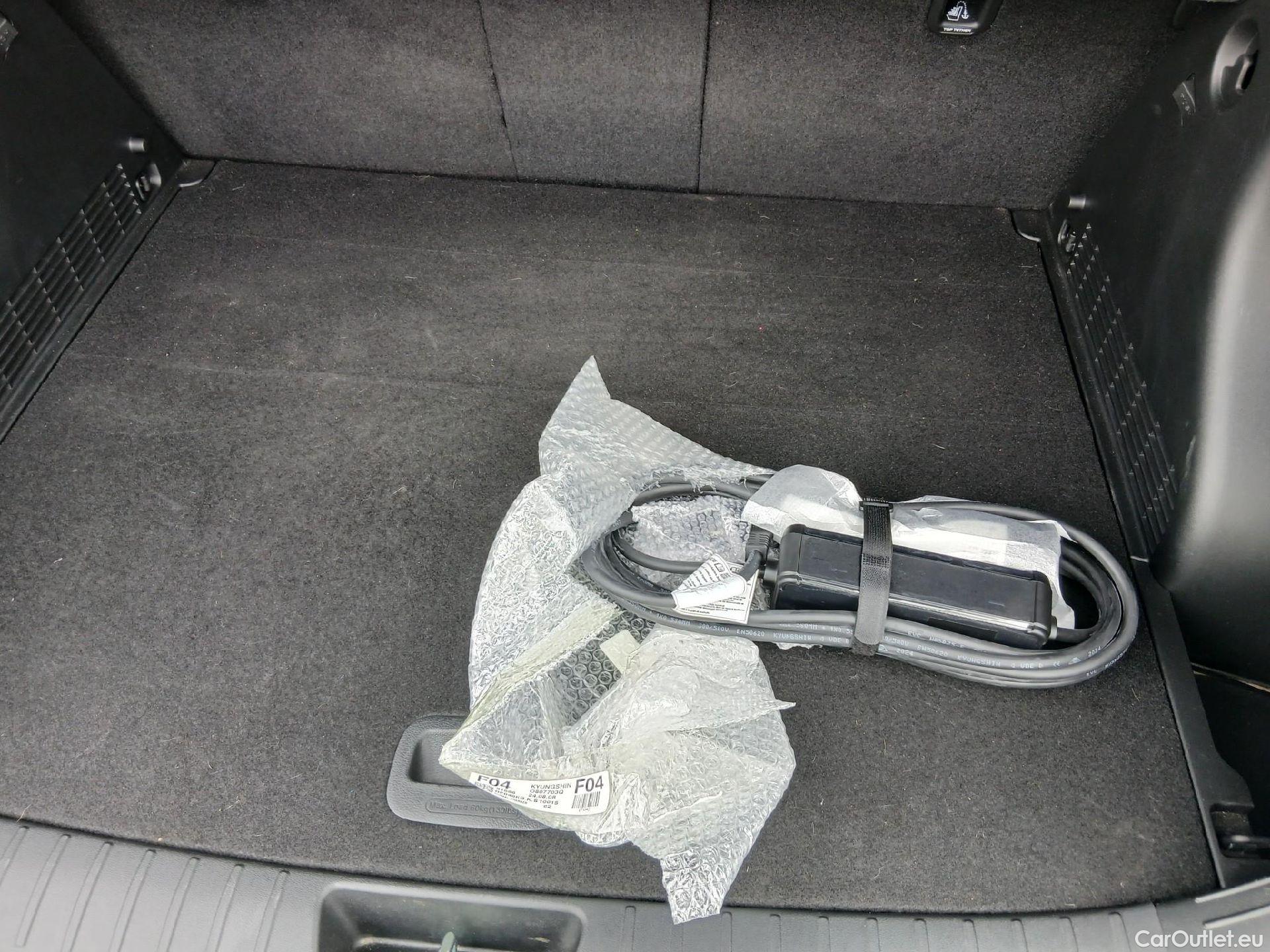  Hyundai  Konna HYUNDAI Kona / 2023 / 5P / todoterreno EV 150kW 65kWh Flexx #2