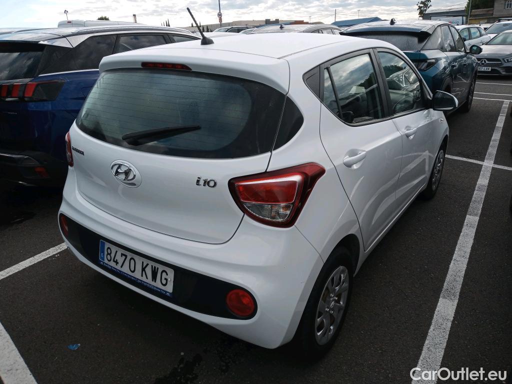  Hyundai  i10 HYUNDAI  / 2016 / 5P / berlina con portón 1.0 Klass Auto #27
