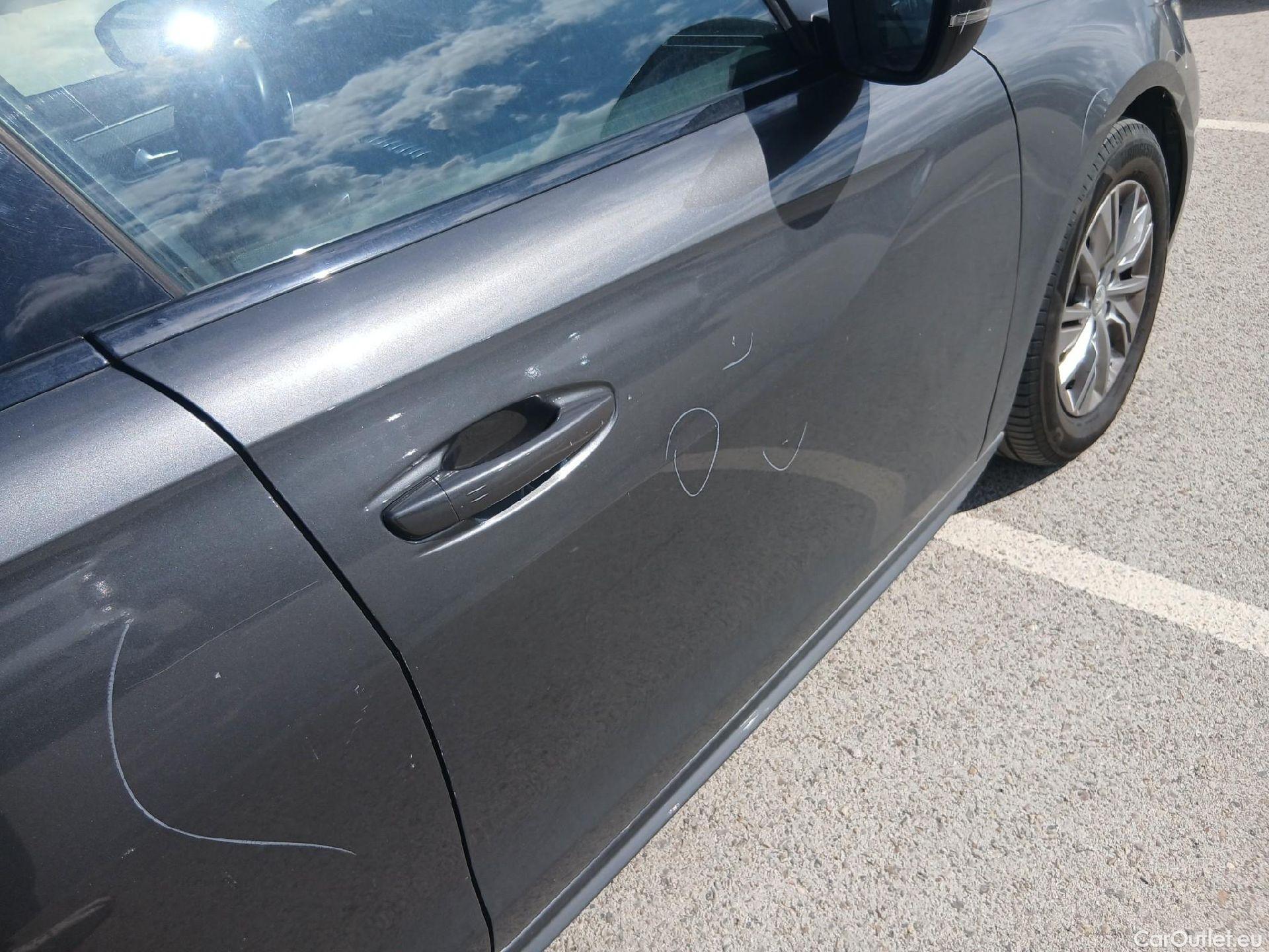  Peugeot  508 PEUGEOT  / 2018 / 5P / berlina con portón 5P Active Pack BlueHDi 130 S&S EAT8 #22