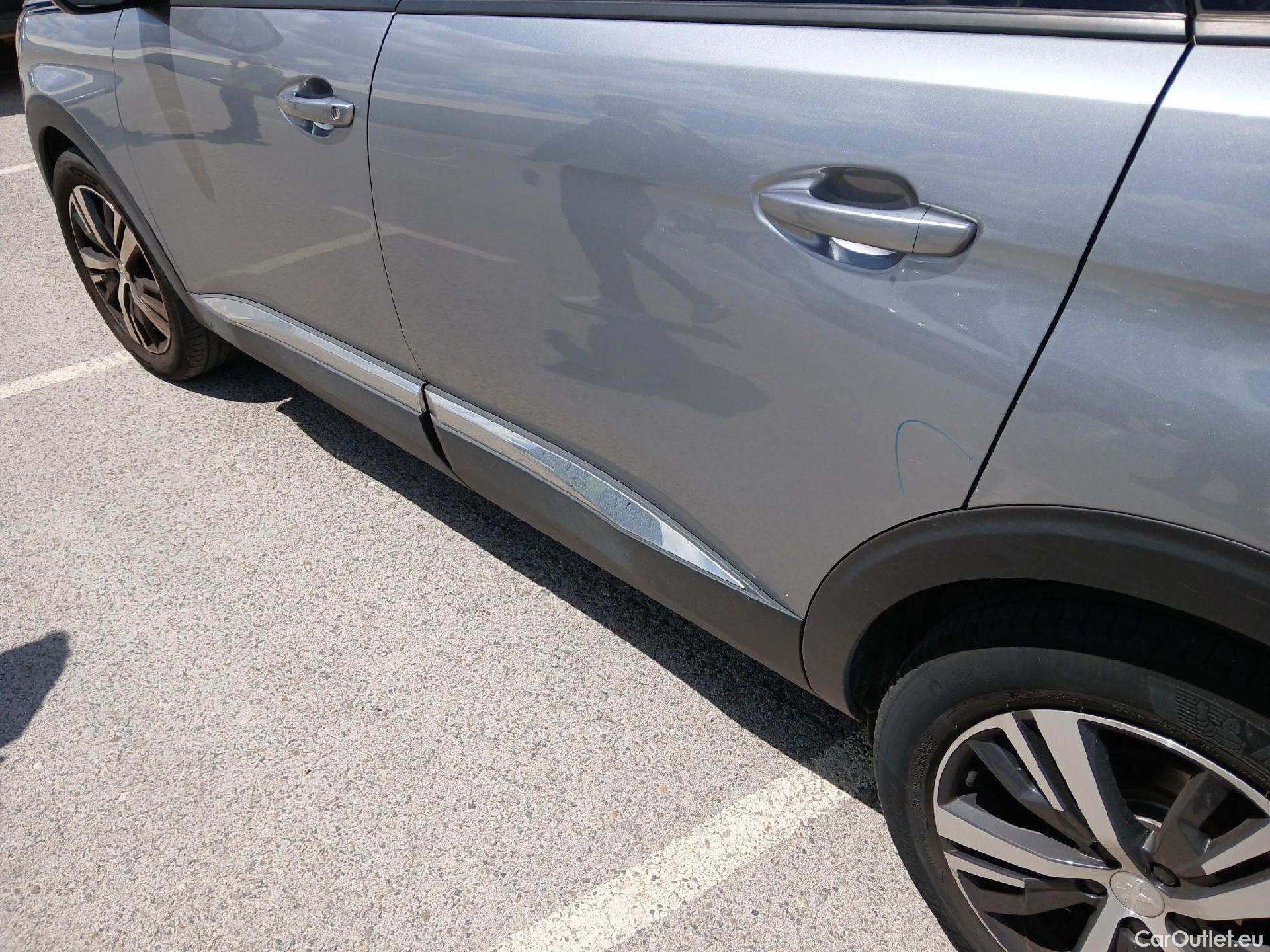  Peugeot  5008 PEUGEOT  / 2020 / 5P / todoterreno 1.5 BlueHDi 96kW (130CV) S&S Allure EAT8 #16