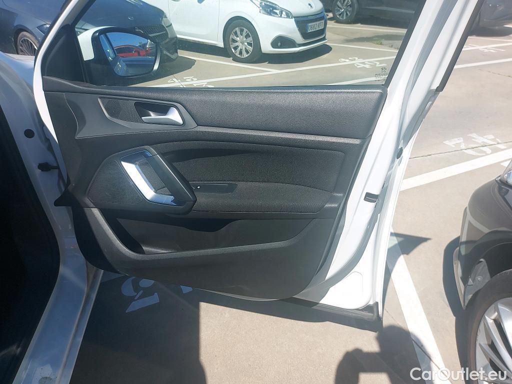  Peugeot  308 PEUGEOT  / 2017 / 5P / familiar SW Active Pack BlueHDi 130 S&S #16