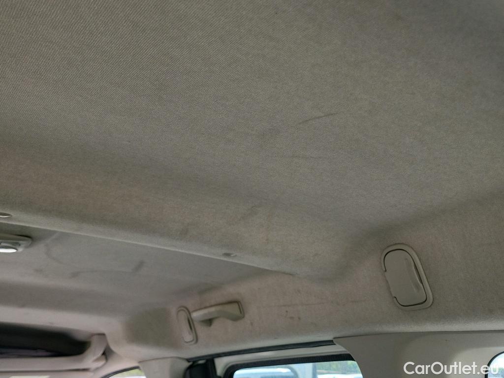  Citroen  Berlingo CITROEN  / 2018 / 5P / monovolumen compacto Talla M BlueHDi 100 100 AÑOS #41