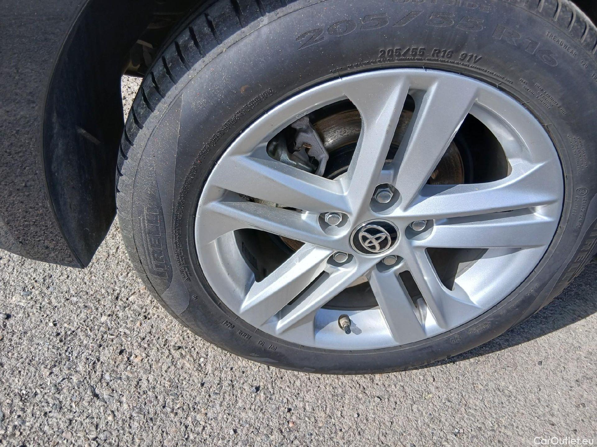  Toyota  Corolla TOYOTA  1.8 125H ACTIVE TECH E-CVT #17