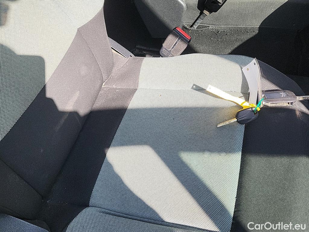  Citroen  Berlingo CITROEN  / 2018 / 5P / monovolumen compacto Talla M BlueHDi 100 100 AÑOS #37