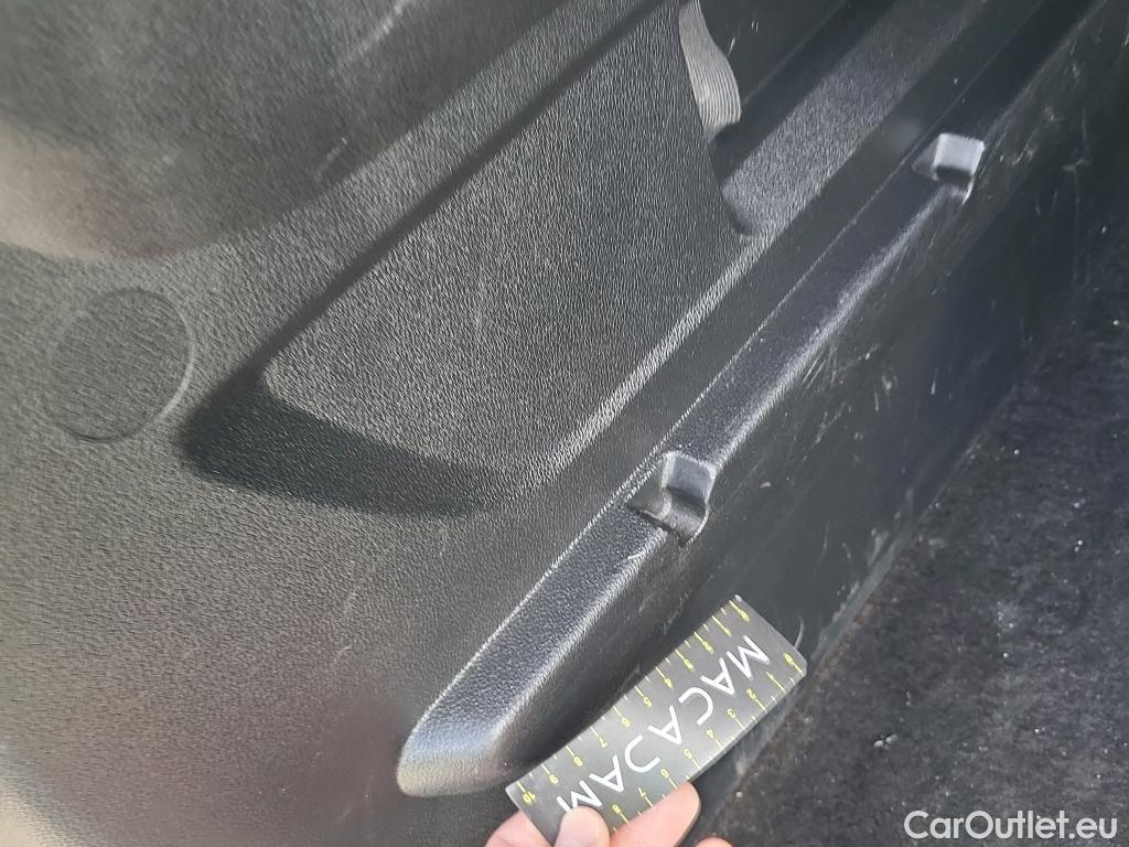  Citroen  Berlingo CITROEN  / 2018 / 5P / monovolumen compacto Talla M BlueHDi 100 100 AÑOS #4