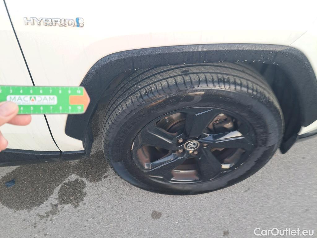 Toyota  RAV4 TOYOTA  / 2018 / 5P / todoterreno 2.5l 220H Feel! #7
