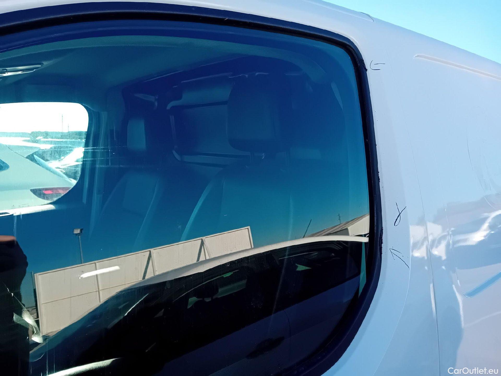  Peugeot  Expert PEUGEOT  / 2016 / 4P / furgón Furgón Premium 2.0 BlueHDi 120 Standard #10