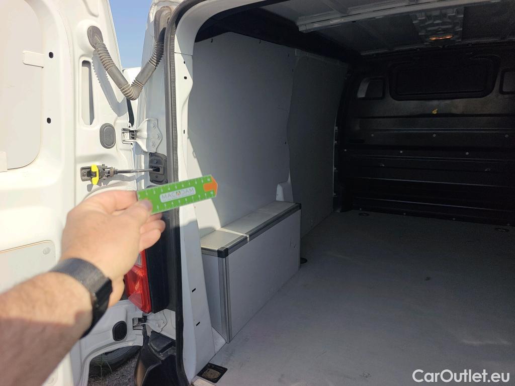  Opel  Vivaro OPEL  / 2019 / 4P / furgón 1.5 BlueHDi 74kW (100CV) M Std #63