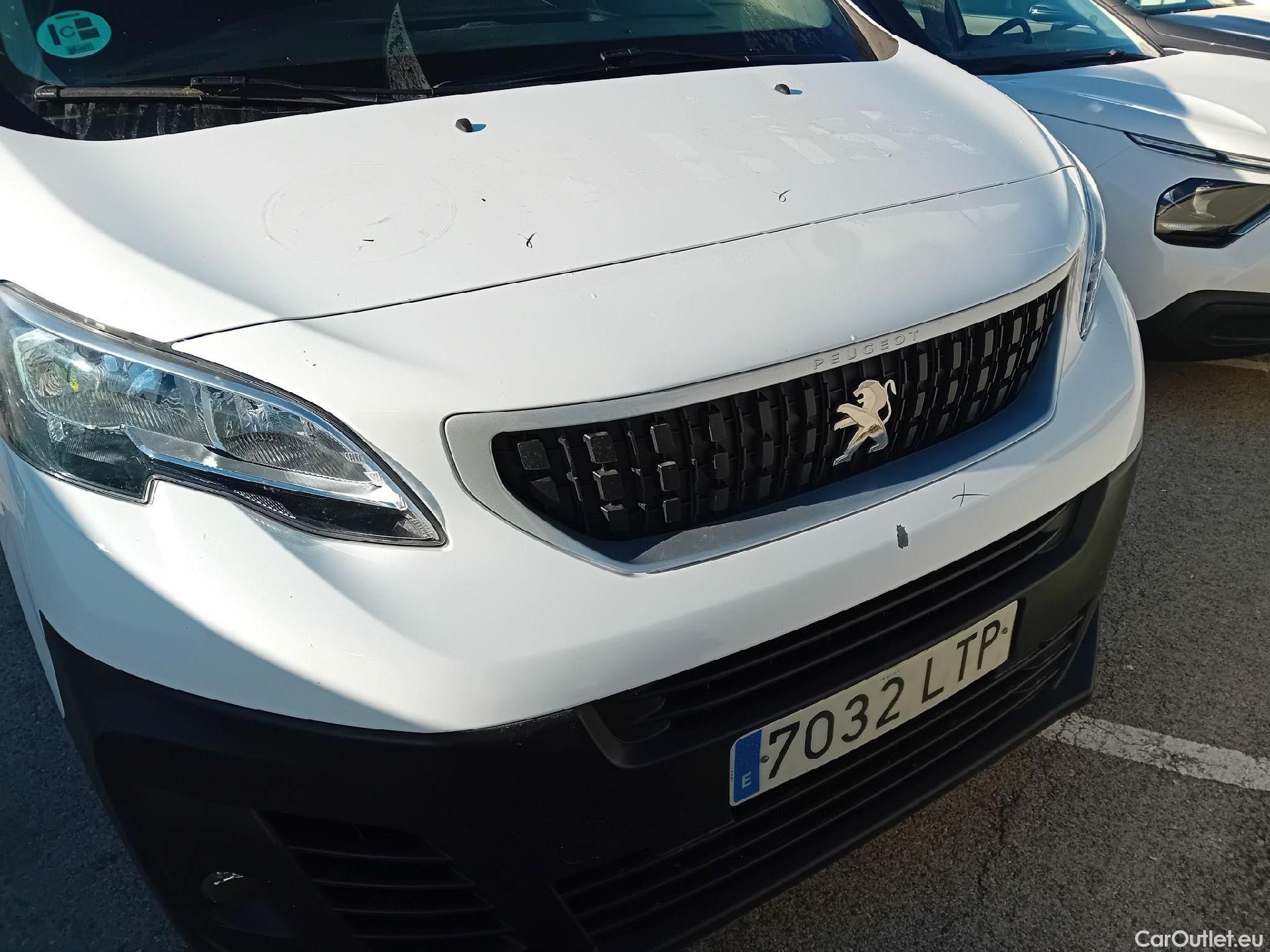  Peugeot  Expert PEUGEOT  / 2016 / 4P / furgón Furgón Premium 2.0 BlueHDi 120 Standard #6