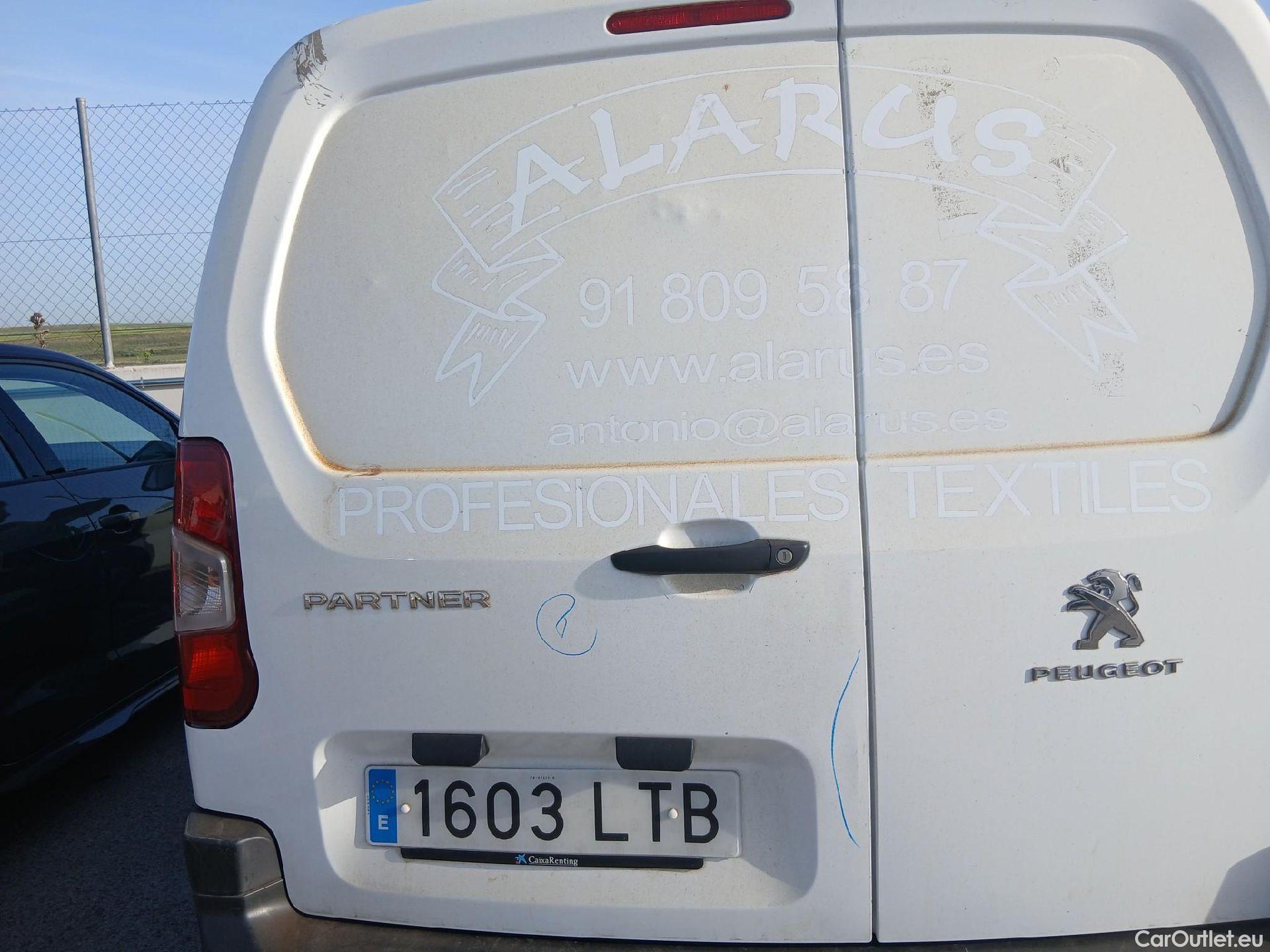  Peugeot  Partner PEUGEOT  / 2018 / 4P / furgón derivado de turismo Premium Standard 600kg BlueHDi 73kW (AC) #32