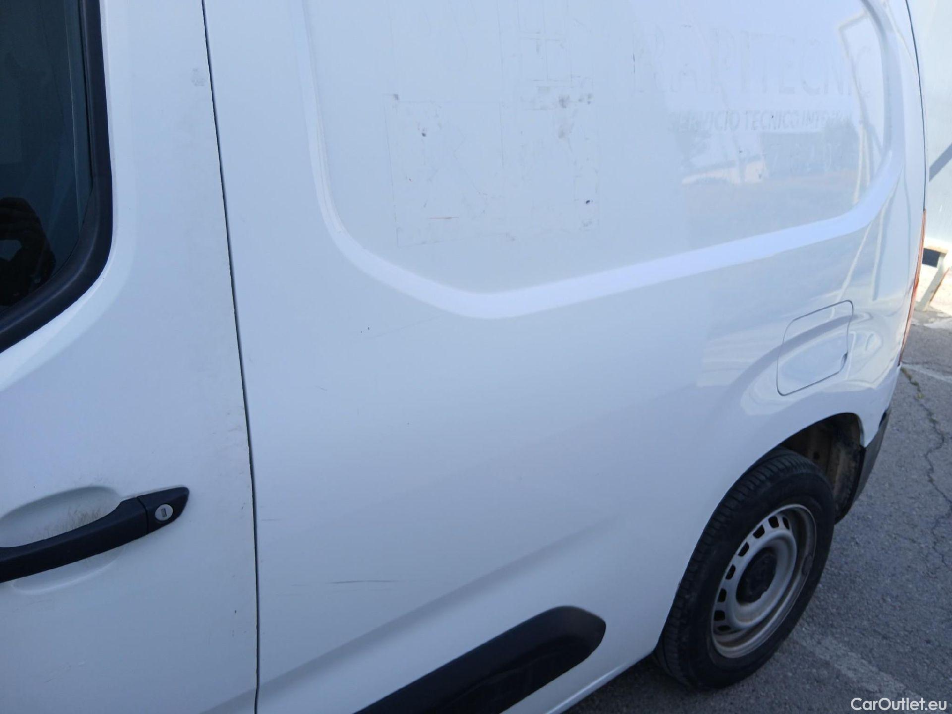  Peugeot  Partner PEUGEOT  / 2018 / 3P / furgón derivado de turismo Pro Standard 600kg BlueHDi 73kW (AC) #14