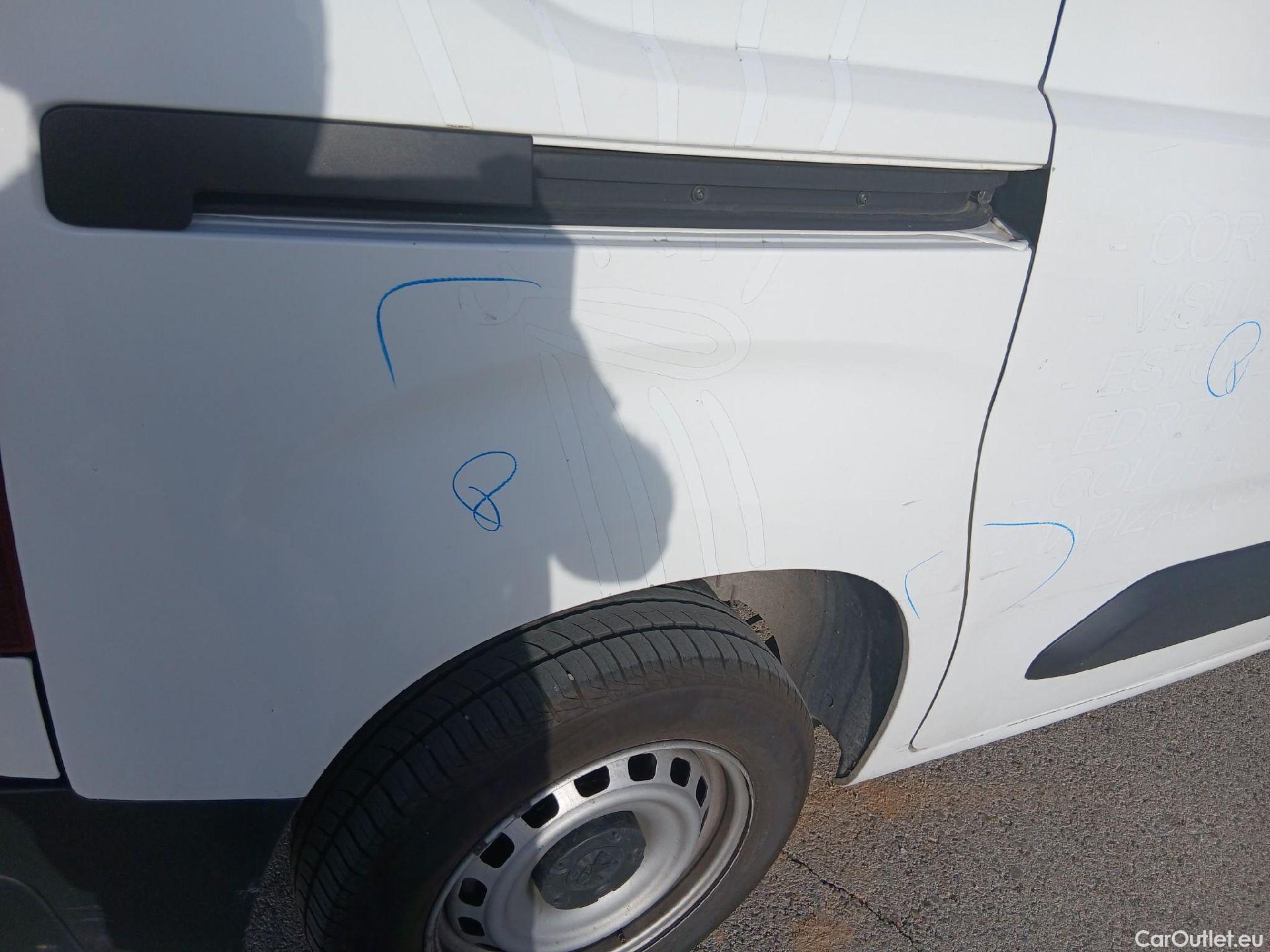  Peugeot  Partner PEUGEOT  / 2018 / 4P / furgón derivado de turismo Premium Standard 600kg BlueHDi 73kW (AC) #41