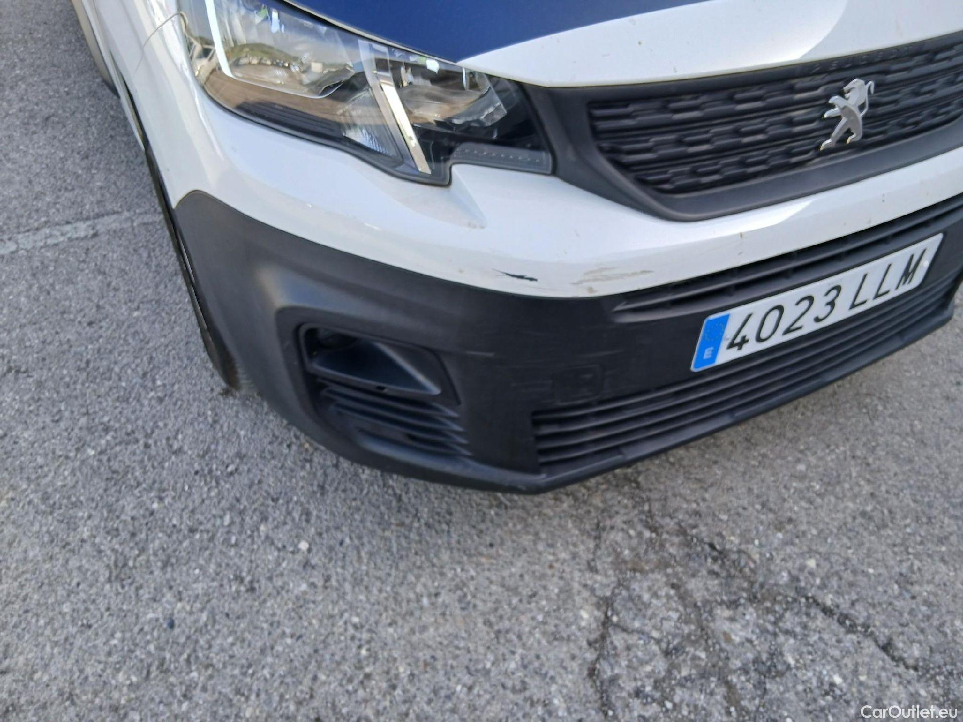  Peugeot  Partner PEUGEOT  / 2018 / 3P / furgón derivado de turismo Pro Standard 600kg BlueHDi 73kW (AC) #4