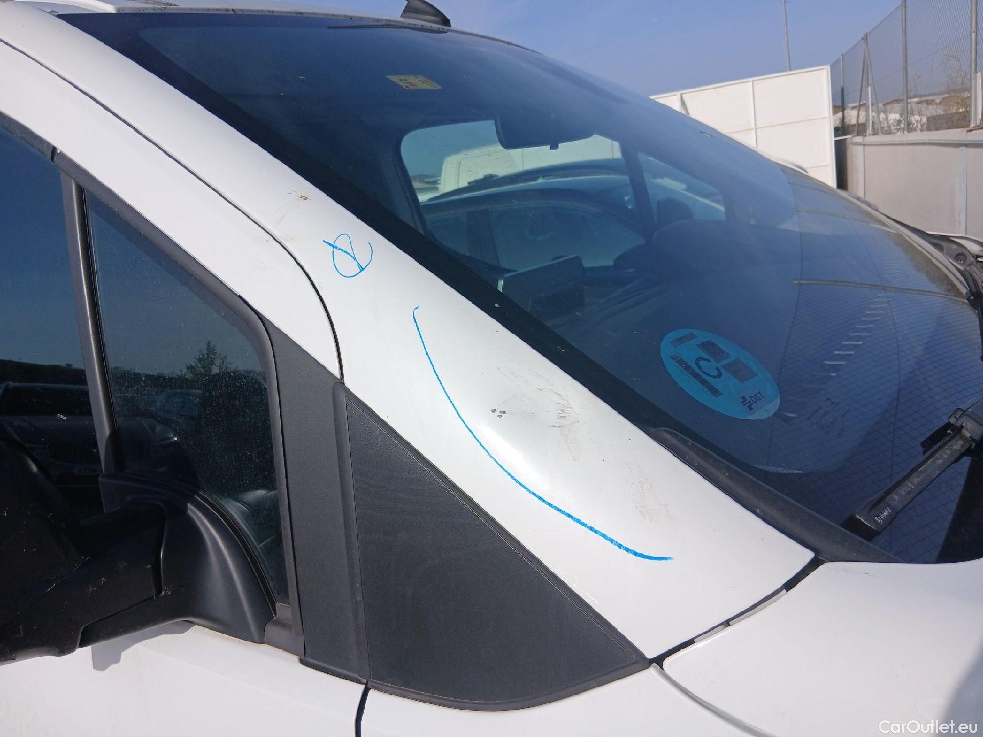  Peugeot  Partner PEUGEOT  / 2018 / 4P / furgón derivado de turismo Premium Standard 600kg BlueHDi 73kW (AC) #48