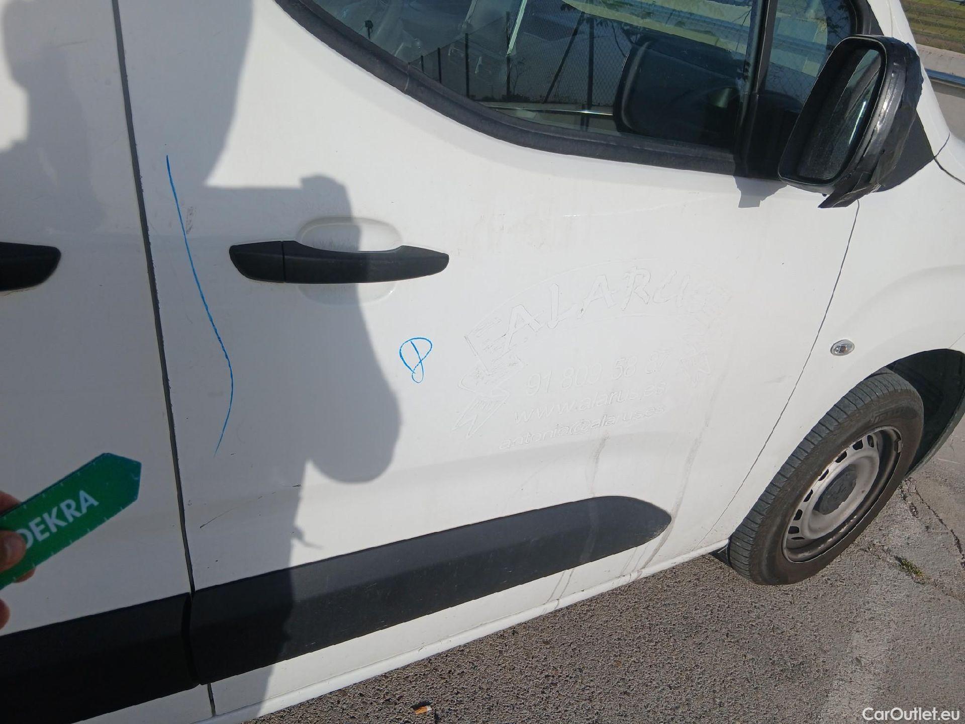  Peugeot  Partner PEUGEOT  / 2018 / 4P / furgón derivado de turismo Premium Standard 600kg BlueHDi 73kW (AC) #45