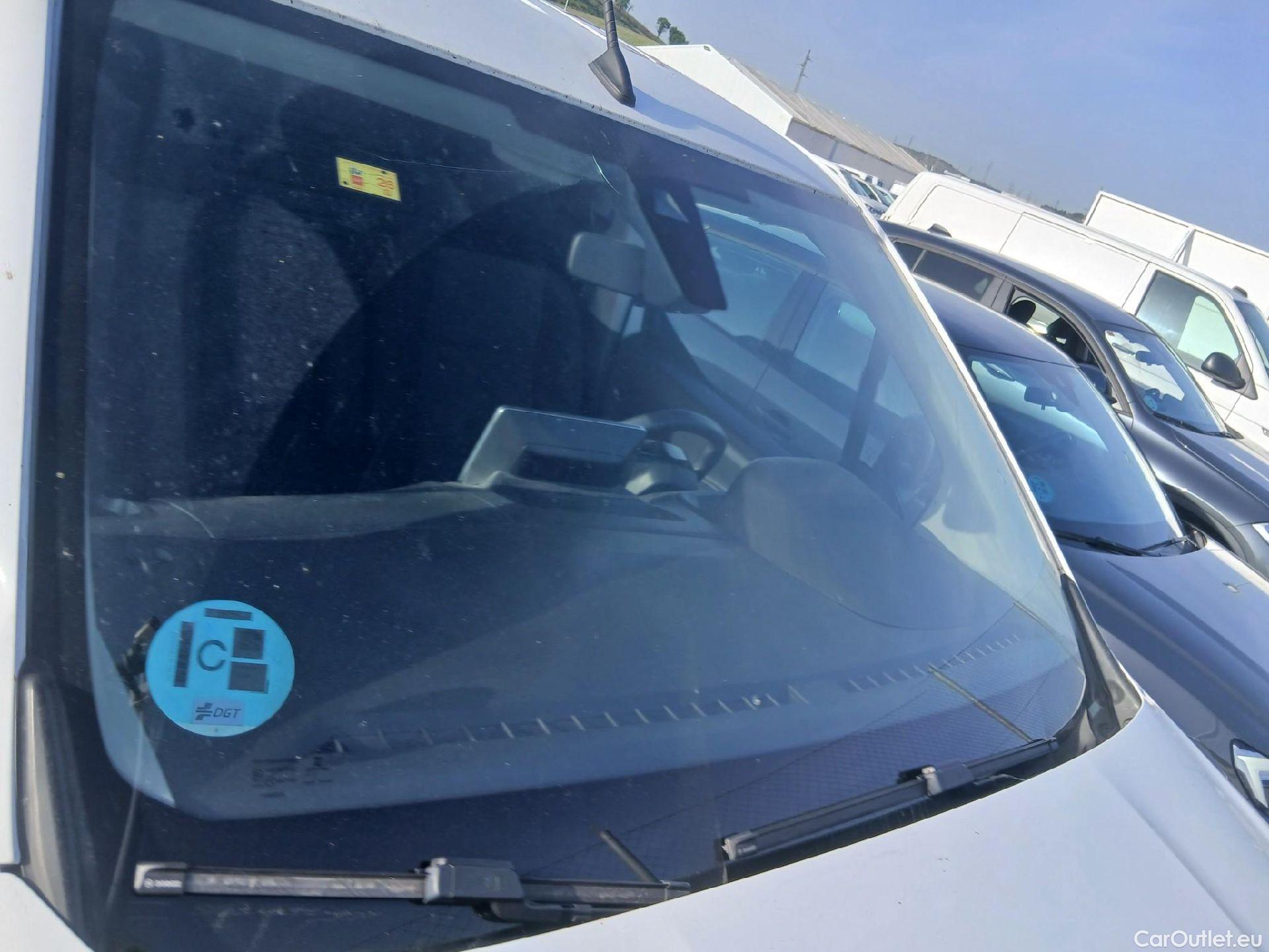  Peugeot  Partner PEUGEOT  / 2018 / 4P / furgón derivado de turismo Premium Standard 600kg BlueHDi 73kW (AC) #21