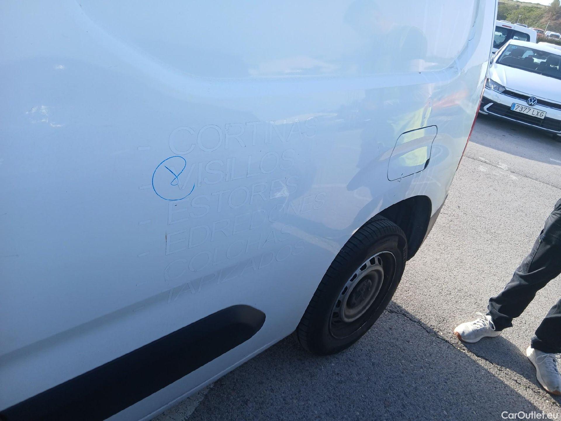  Peugeot  Partner PEUGEOT  / 2018 / 4P / furgón derivado de turismo Premium Standard 600kg BlueHDi 73kW (AC) #29