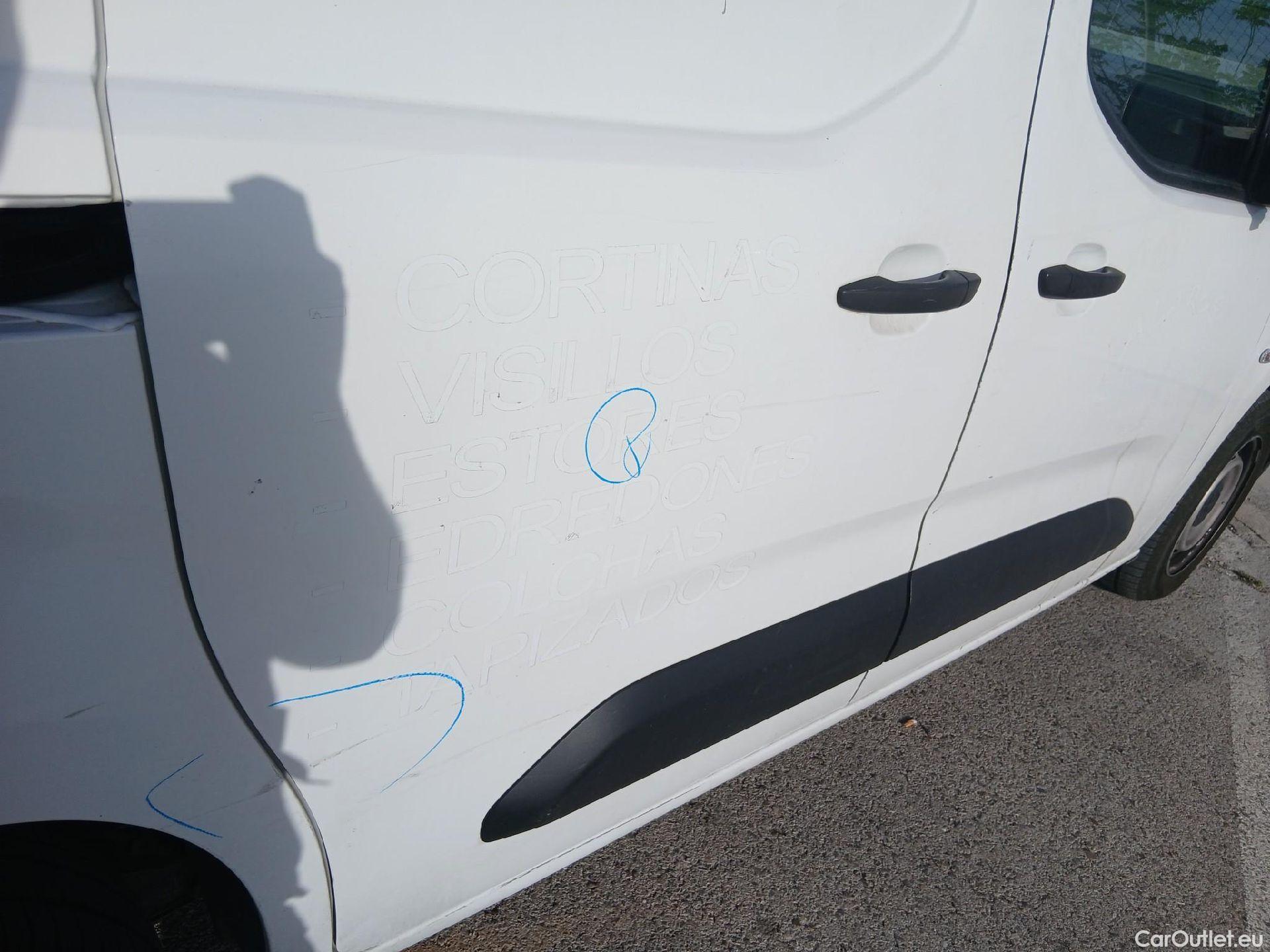  Peugeot  Partner PEUGEOT  / 2018 / 4P / furgón derivado de turismo Premium Standard 600kg BlueHDi 73kW (AC) #42