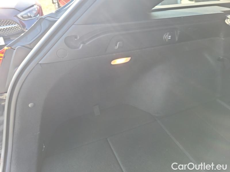  KIA  Cee'd Ceed  (CD) (2018->) Ceed SW 1.5 T-GDI 118 Top AT #18