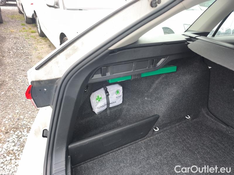  Skoda  Octavia  Combi (NX3)(2020) Oct.C.2.0 TDI 110 Ambition #20