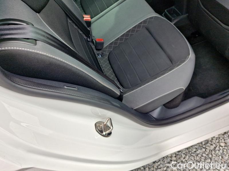  Skoda  Fabia  Combi (2015) Com.1.0TSI 70 Ambition AT #15