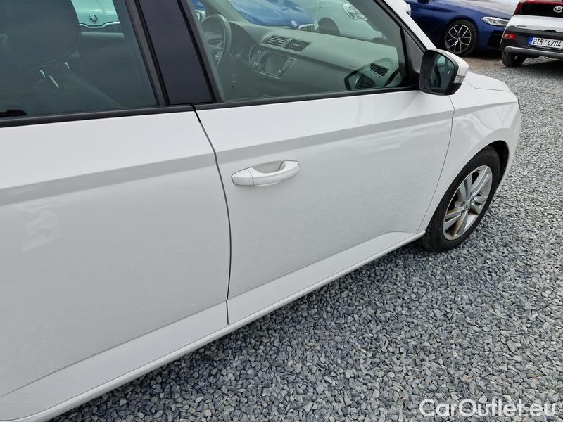  Skoda  Fabia  Combi (2015) Com.1.0TSI 70 Ambition AT #32
