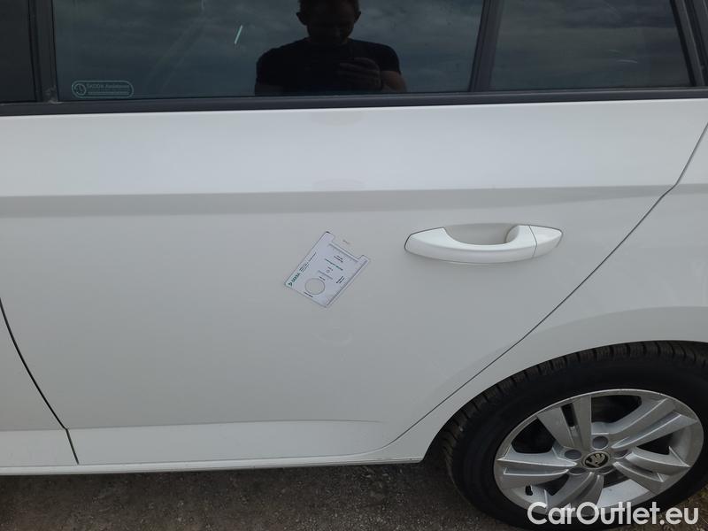  Skoda  Fabia  Combi (2015) Com.1.0TSI 70 Ambition 5d #12