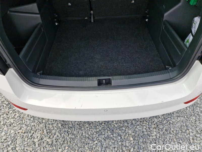  Skoda  Fabia  Combi (2015) Com.1.0TSI 70 Ambition AT #10