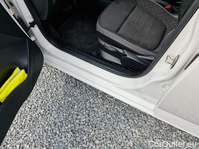  Skoda  Fabia  Combi (2015) Com.1.0TSI 70 Ambition AT #24