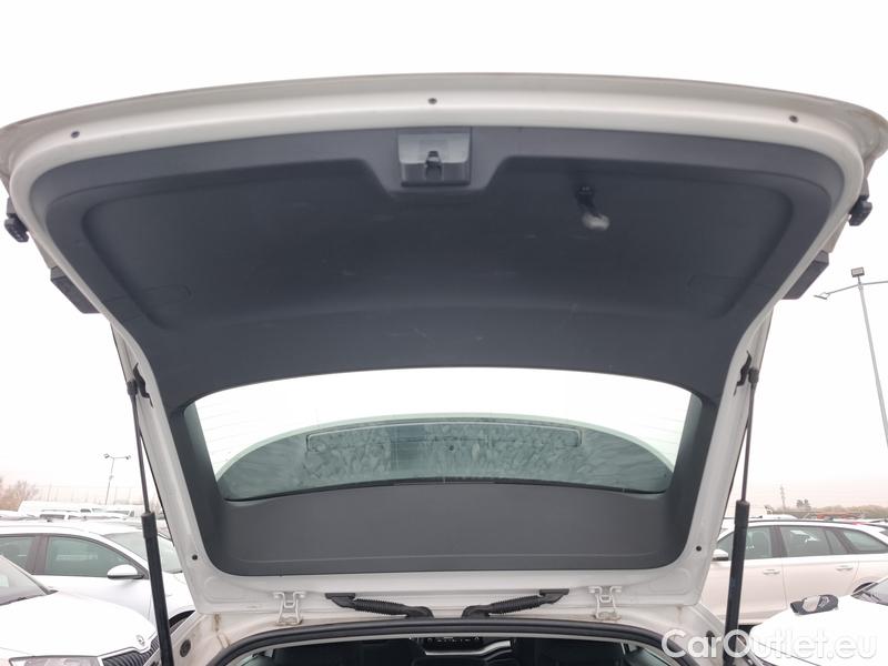  Skoda  Octavia  Combi (NX3)(2020) Oct.C.2.0 TDI 110 Ambition #9