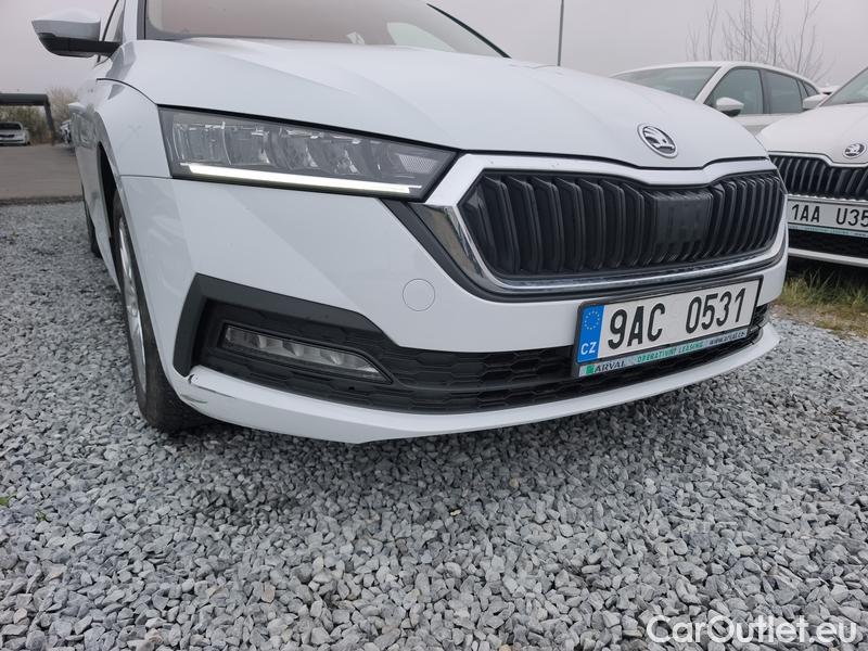  Skoda  Octavia  Combi (NX3)(2020) Oct.C.2.0 TDI 110 Ambition #4