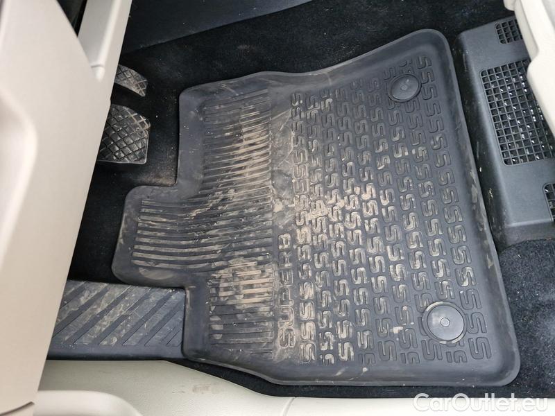  Skoda  Superb  Combi (3T5)(2010) Sup.C.FL2.0TDI 110 Style AT #5