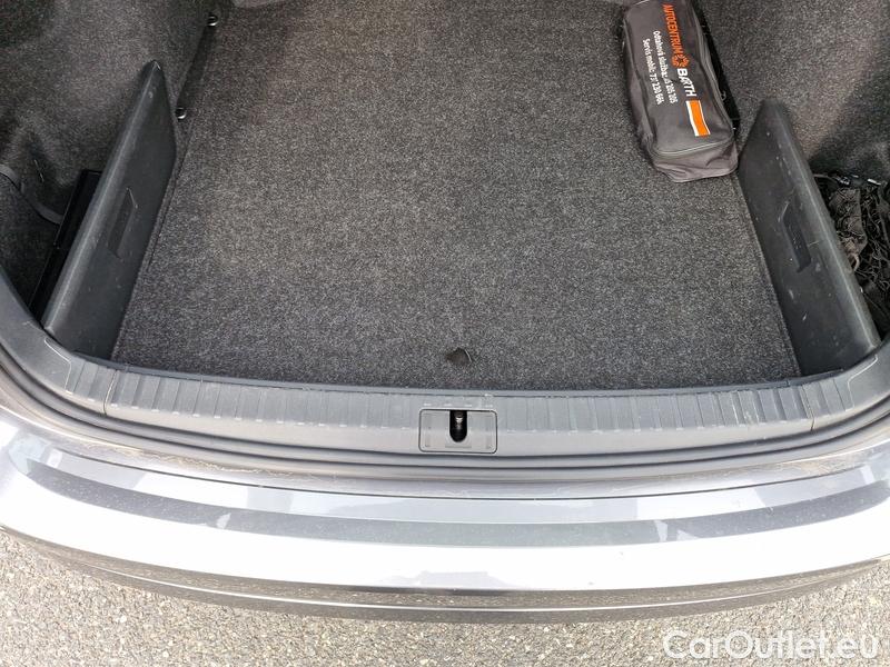  Skoda  Octavia  Lim. (NX3)(2020) Oct.Combi 2.0TDI 85 Style #7