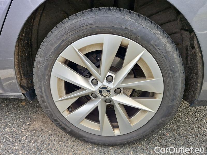  Skoda  Octavia  Lim. (NX3)(2020) Oct.Combi 2.0TDI 85 Style #13