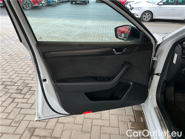  Skoda  Superb Sup.c.2.0TDI 147 SportLi Aut #8