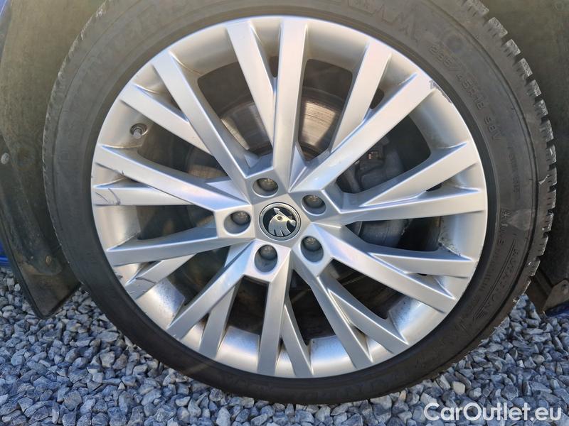  Skoda  Superb  Combi (3V5)(2015) Sup.C.FL2.0TDI 110 L&K AT #28