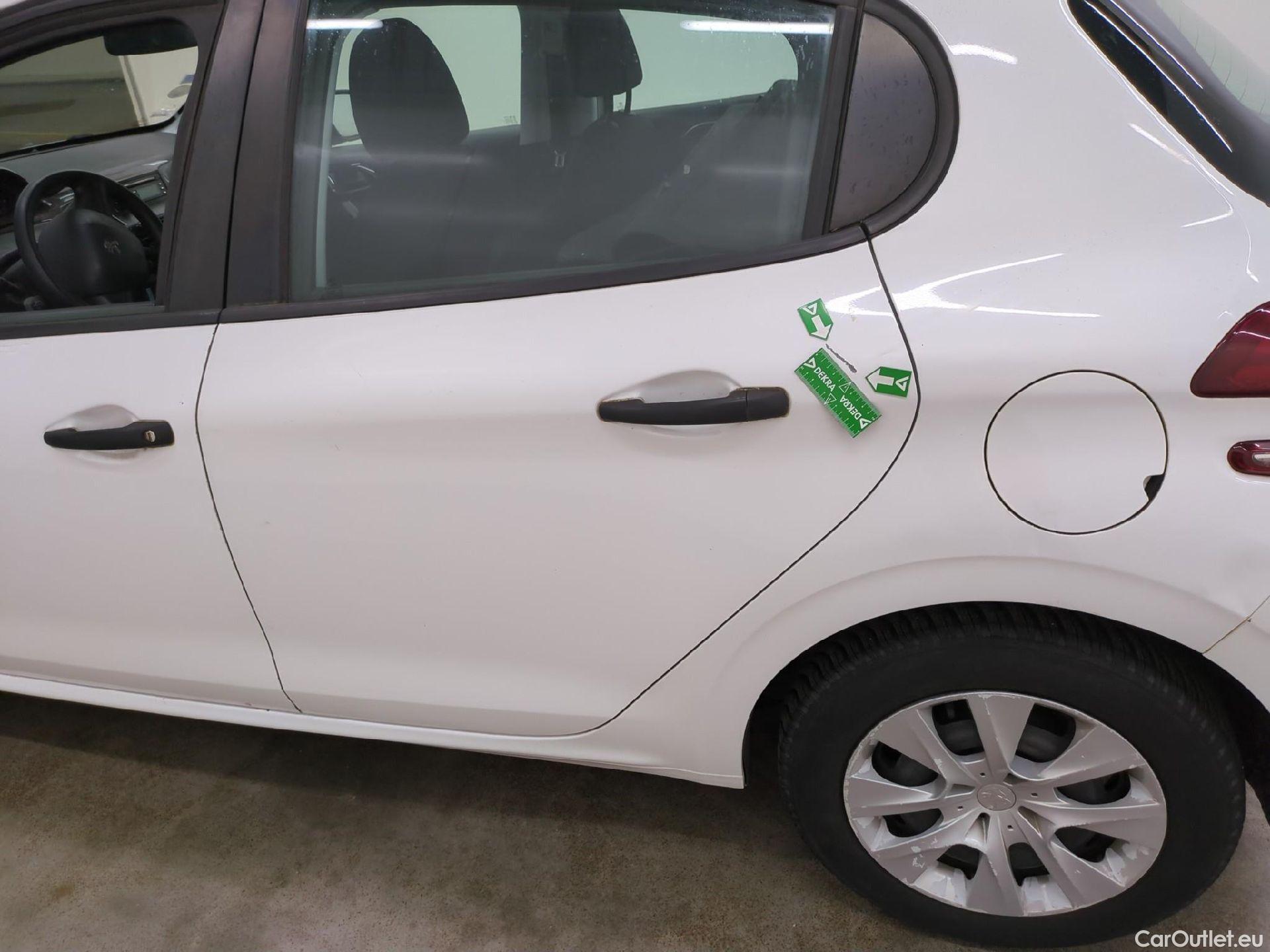  Peugeot  208  Affaire Premium 1.6 HDi 75CV BVM5 E6 #64