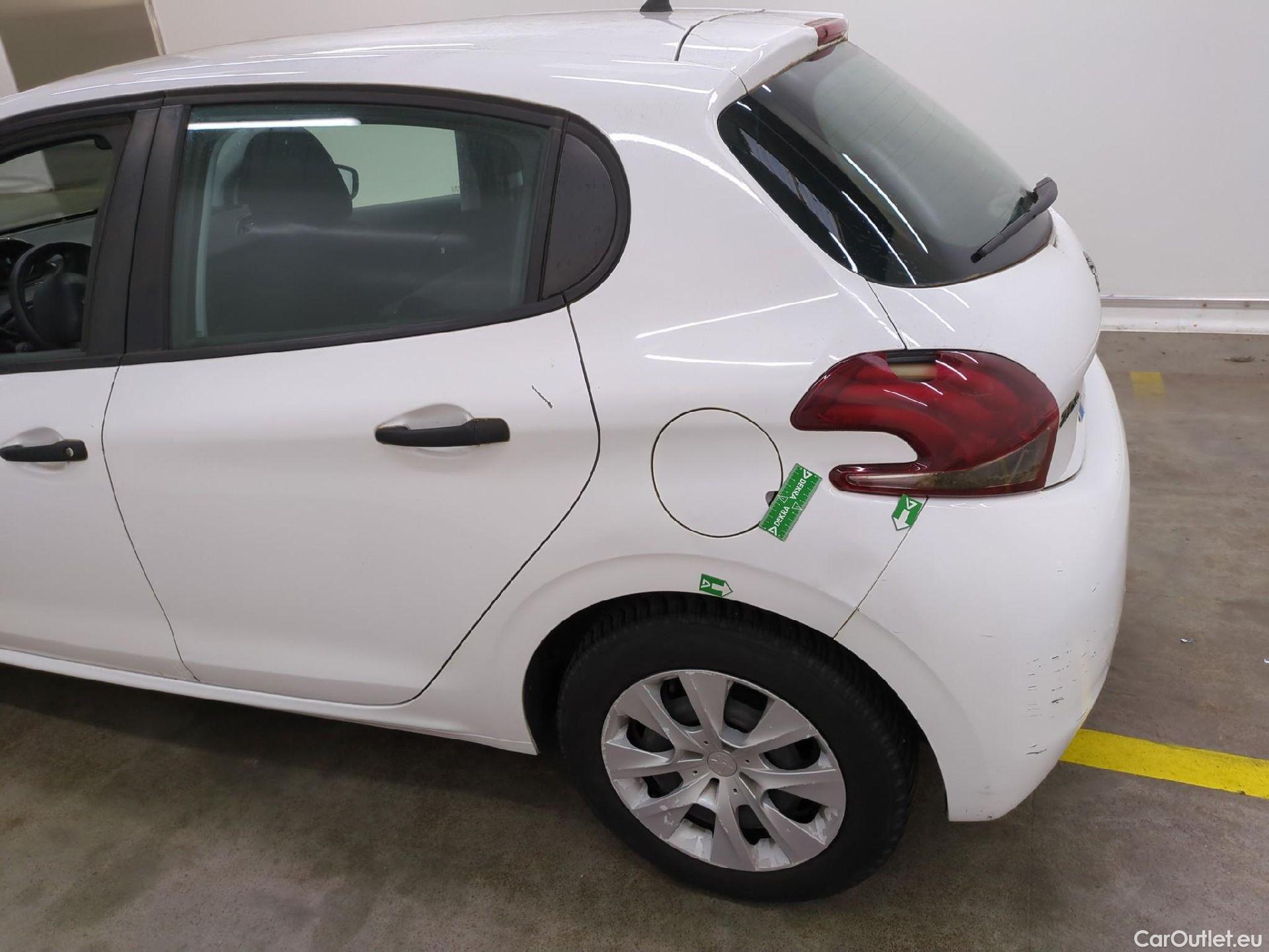  Peugeot  208  Affaire Premium 1.6 HDi 75CV BVM5 E6 #66