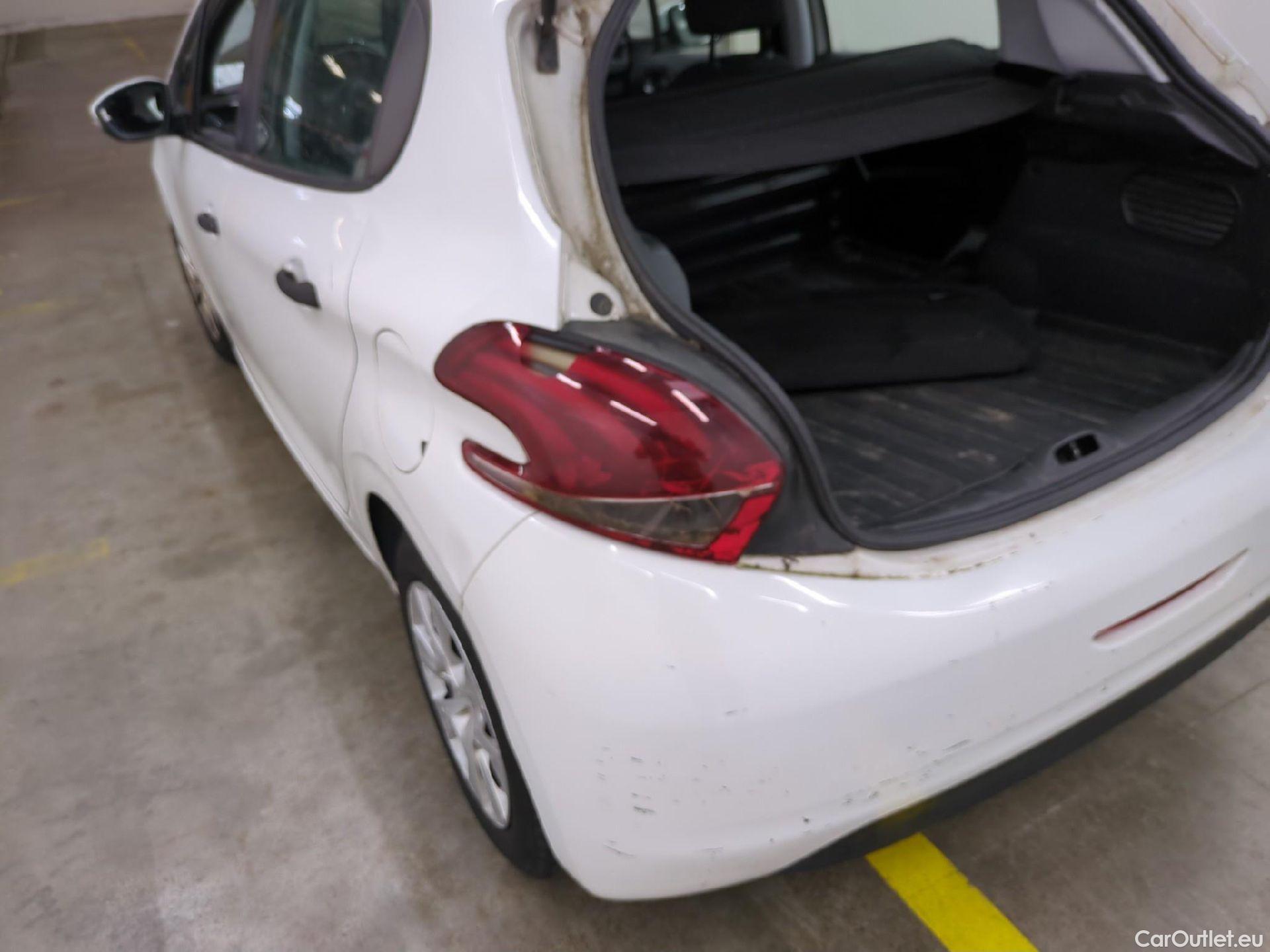 Peugeot  208  Affaire Premium 1.6 HDi 75CV BVM5 E6 #4
