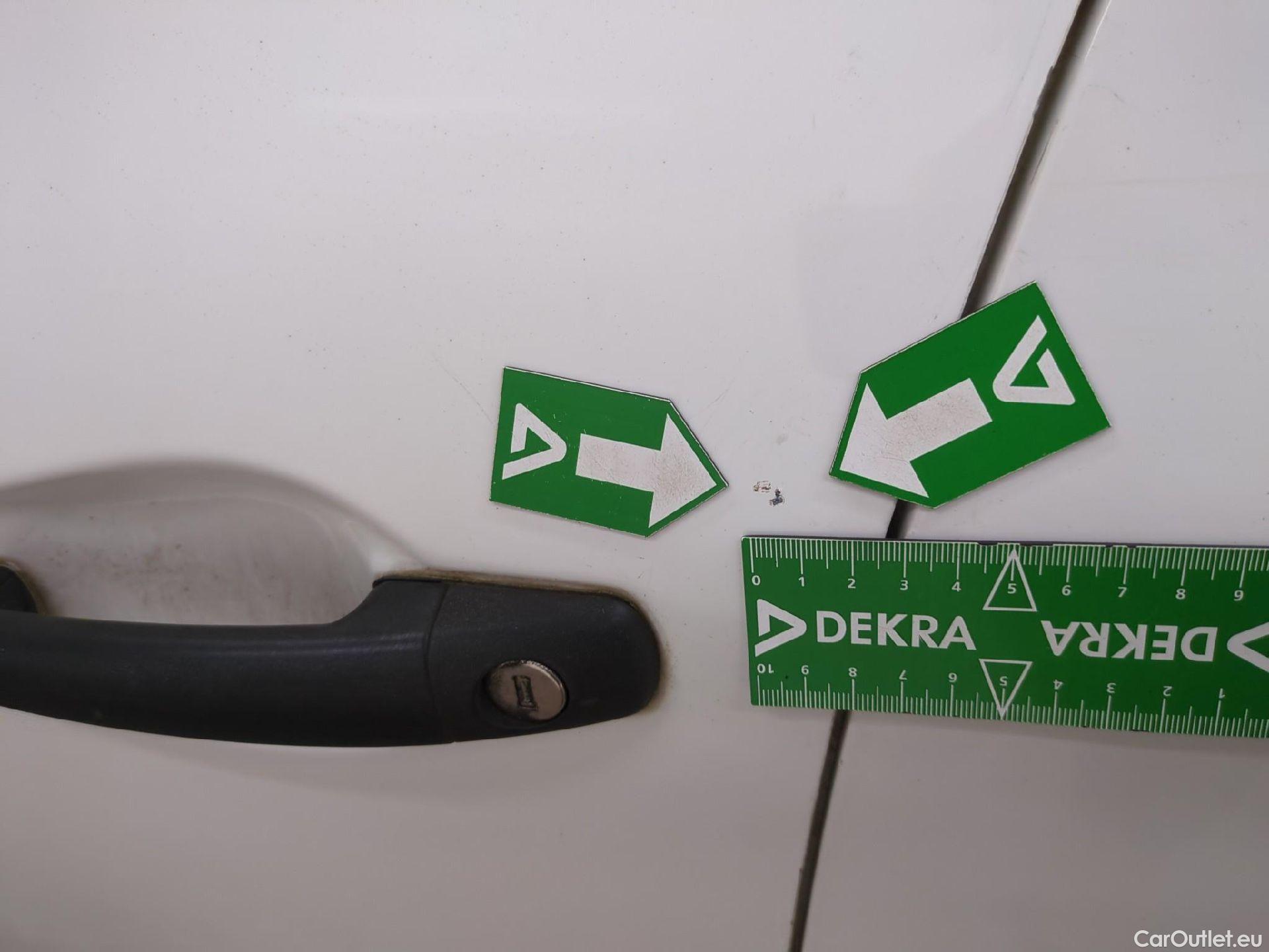  Peugeot  208  Affaire Premium 1.6 HDi 75CV BVM5 E6 #63