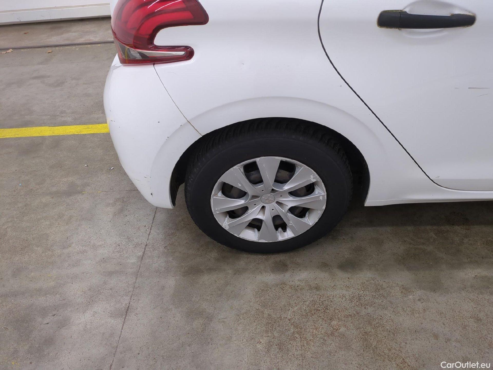 Peugeot  208  Affaire Premium 1.6 HDi 75CV BVM5 E6 #14