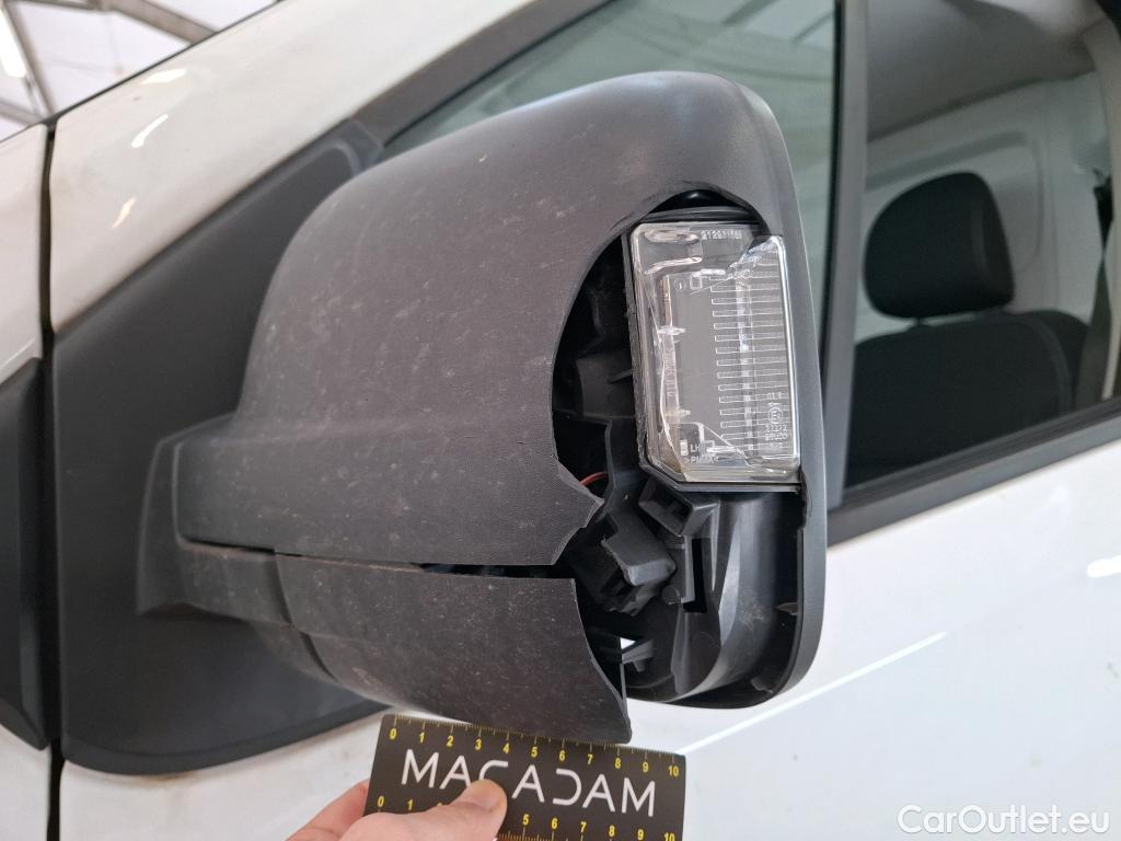  Renault  Trafic RENAULT  / 2021 / 4P / Fourgon tôlé FG GCF L1H1 2T8 Blue dCi 150 #8